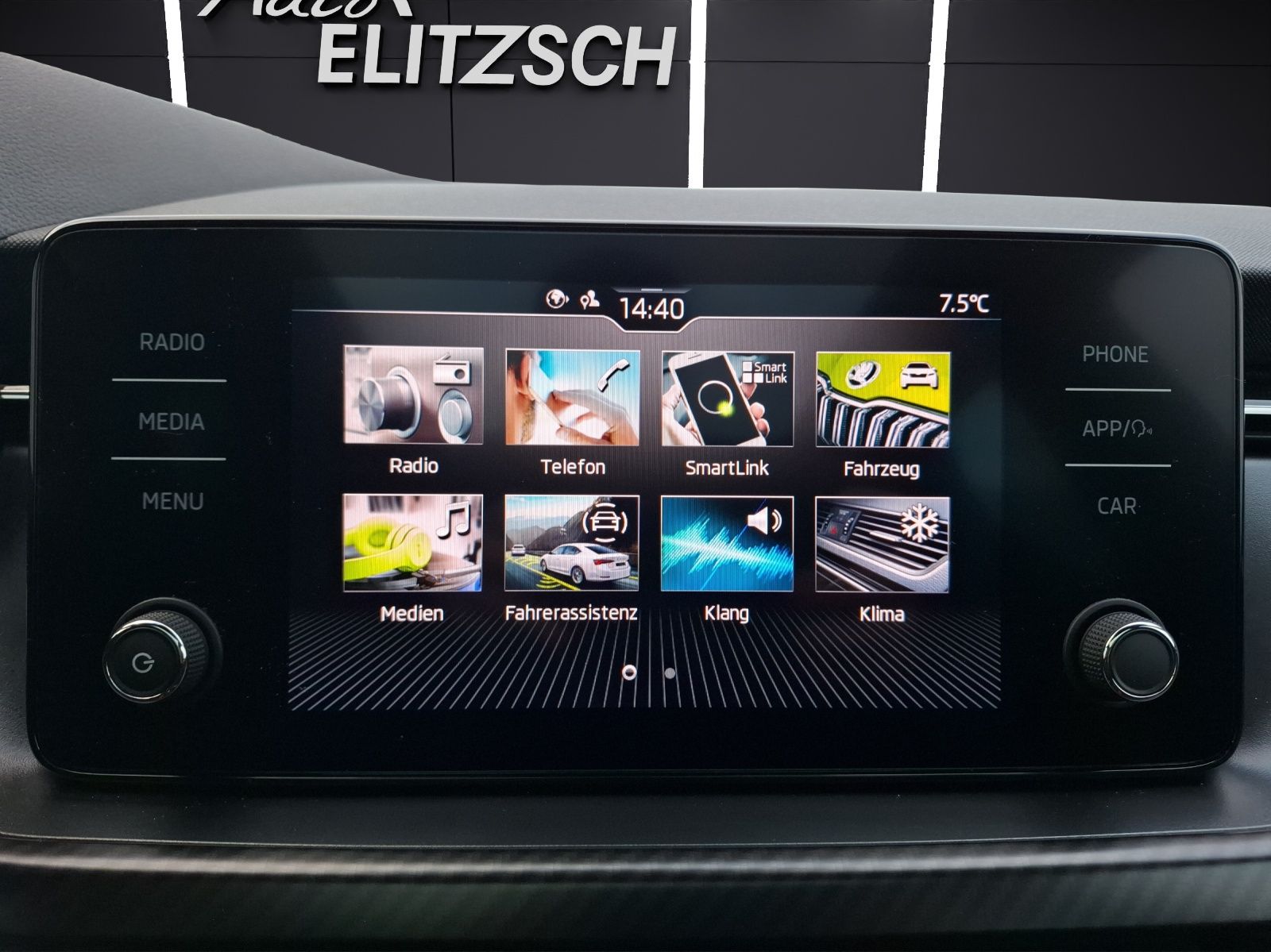 Fahrzeugabbildung SKODA Kamiq TSI Monte Carlo LED AHK Pano GRA PDC SH 18