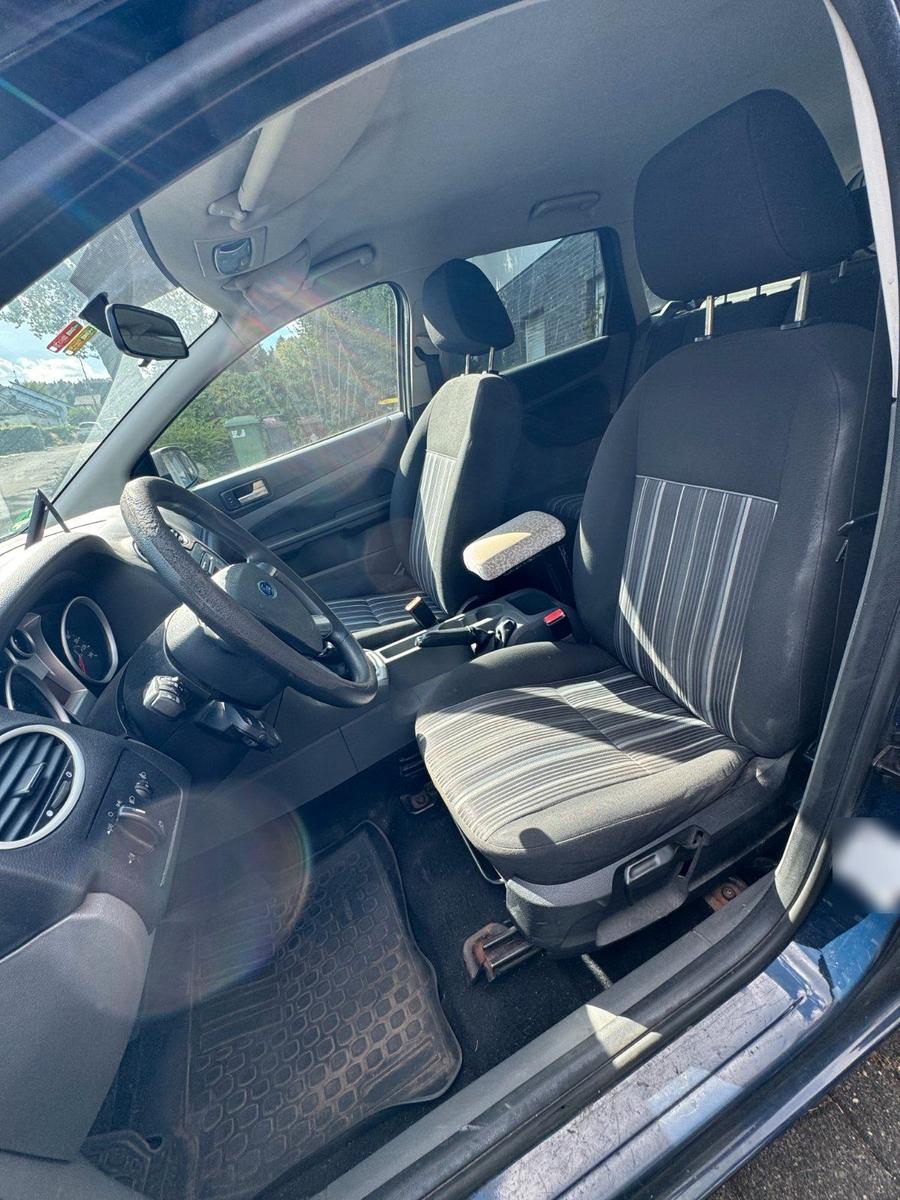 Ford Focus 2009 — photo 6