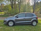 Volkswagen Polo V Team *SHZG*PDC*NAVI*TEMP*SPOSI* - gebrauchte VW Polo aus dem Jahr 2010