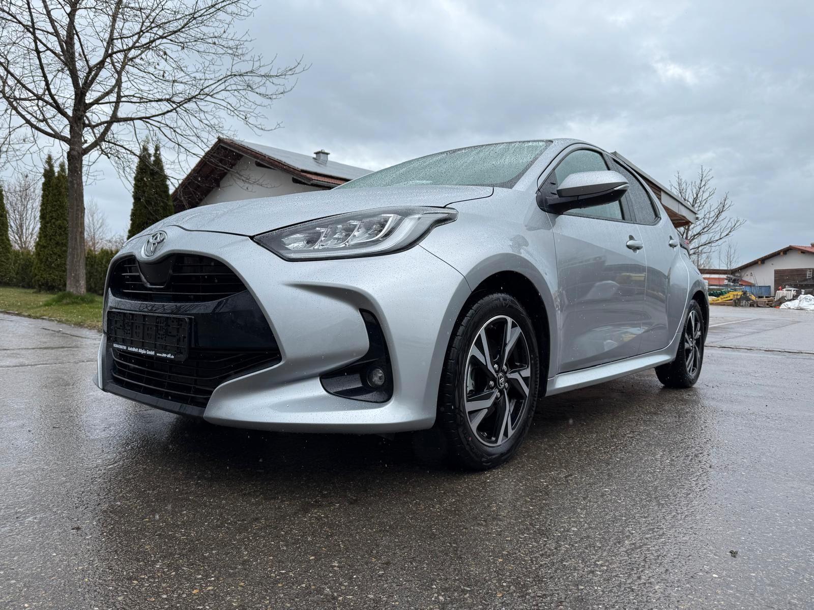 Toyota Yaris Hybrid Teamplayer/ACC/Kamera/usw