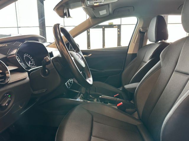 Skoda Fabia Tour *1. Hand*Klima*MirrorLink*LED*PDC*