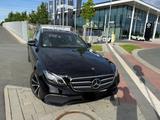 Mercedes-Benz E 220 d 4MATIC T Autom. -