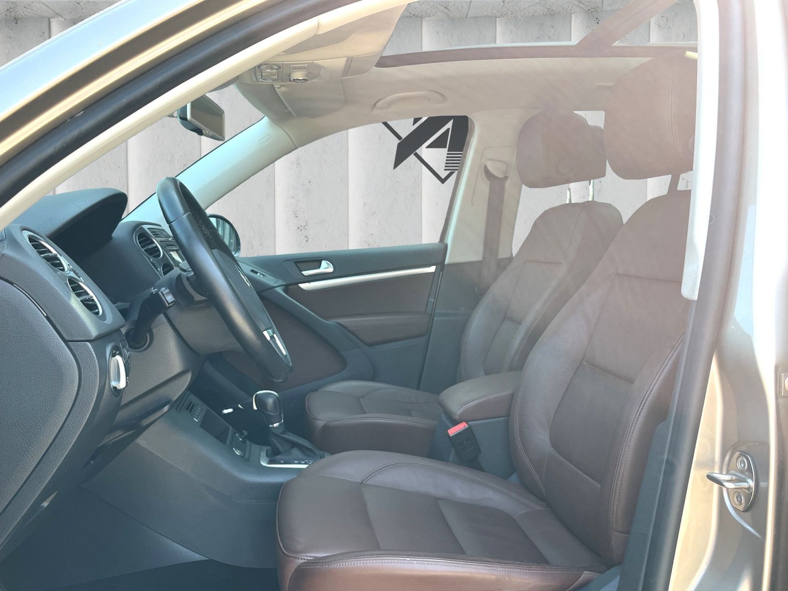 Fahrzeugabbildung Volkswagen Tiguan Sport & Style**4Motion**DSG**Leder**TOP**