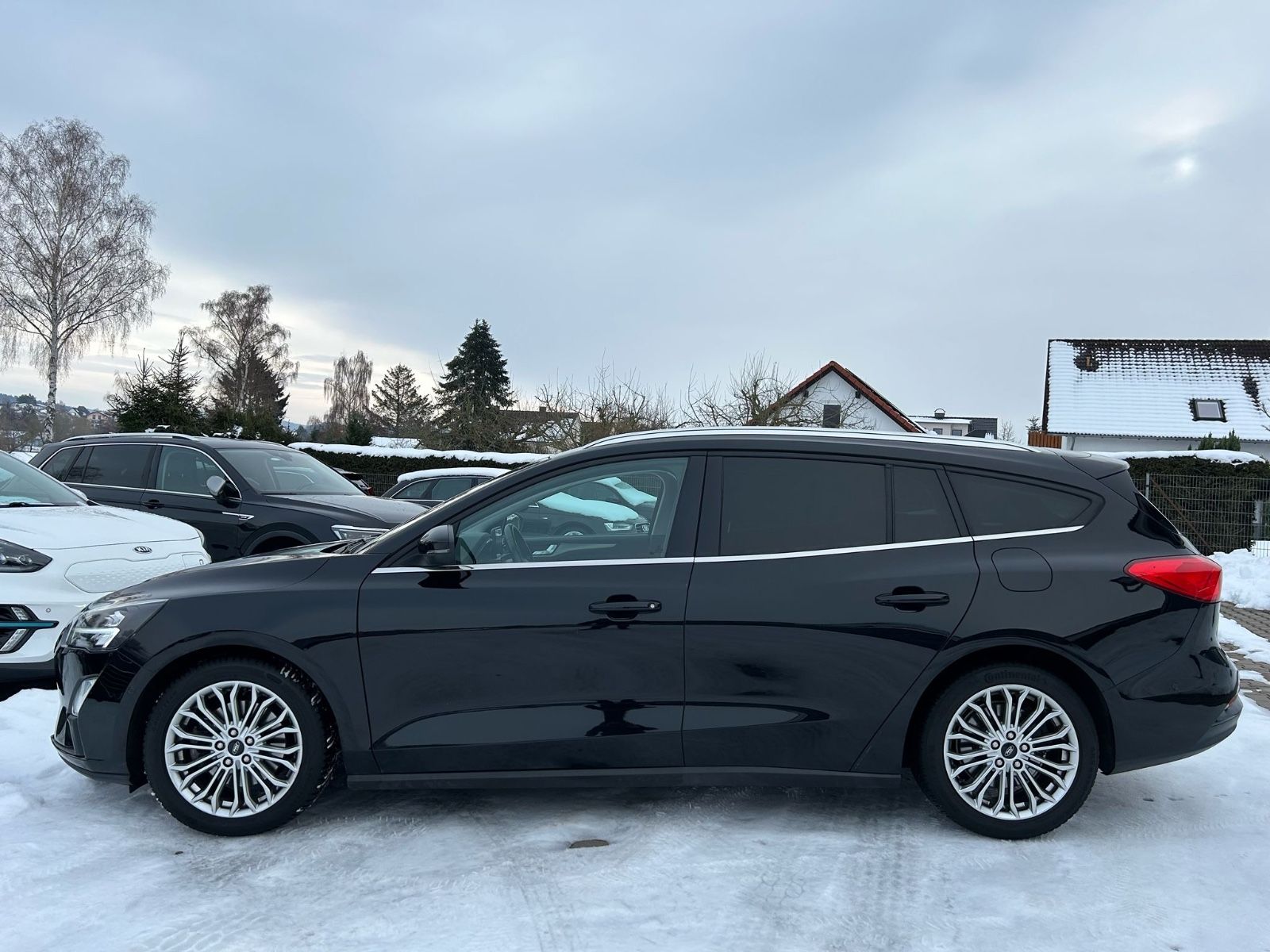 Fahrzeugabbildung Ford Focus Turnier Titanium°LED°Kamera°Navi°