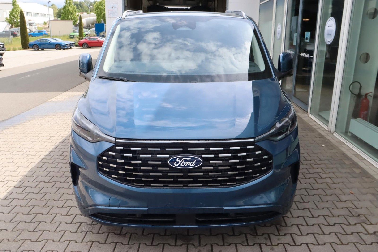 Ford Tourneo Custom Titanium X 320 L1 4x4 3,99%* AHK imagem 2