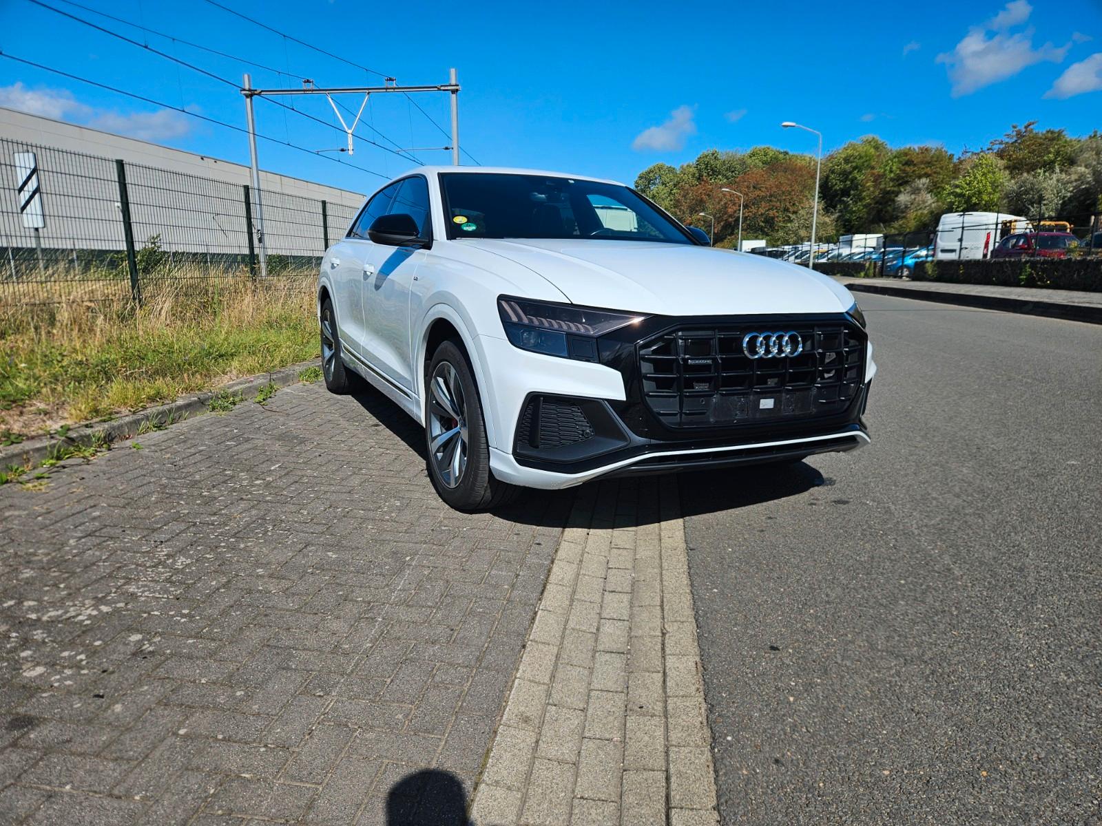 Audi Q8 50 TDI Quattro 3xS-Line AHK Panorama HUD