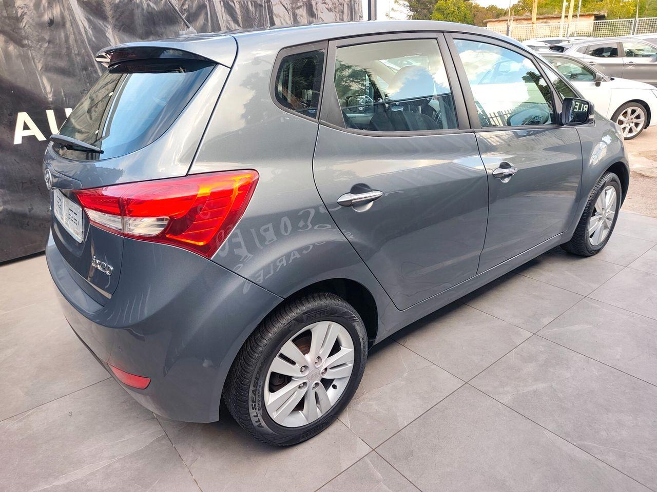 Hyundai ix20 2011 — photo 6