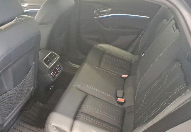 Fahrzeugabbildung Audi e-tron S quattro MATRIX+AHK+360KAM+BANG&OLUF