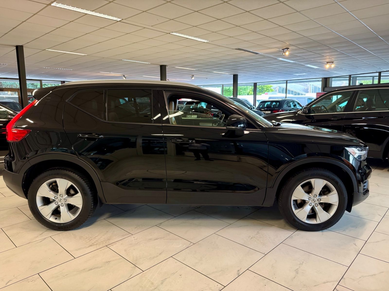 Volvo XC40 2.0 T5 AWD AUT LEDER NAVI LED CAM SHZ PDC foto 10