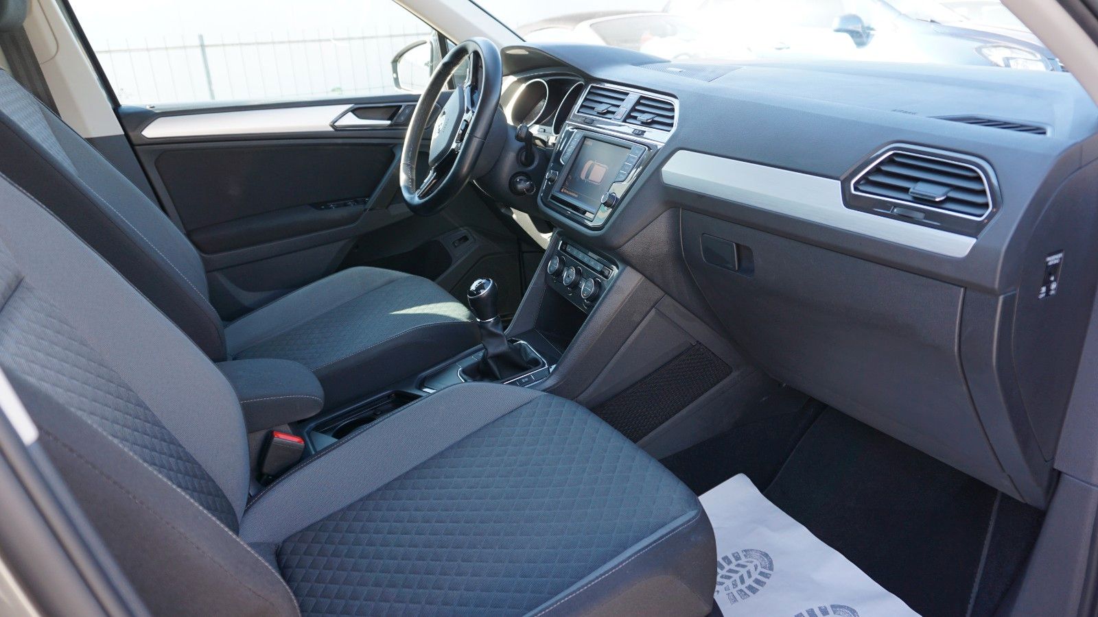 Fahrzeugabbildung Volkswagen Tiguan Comfortline BMT, LED,Navi,PDC, AHK el.