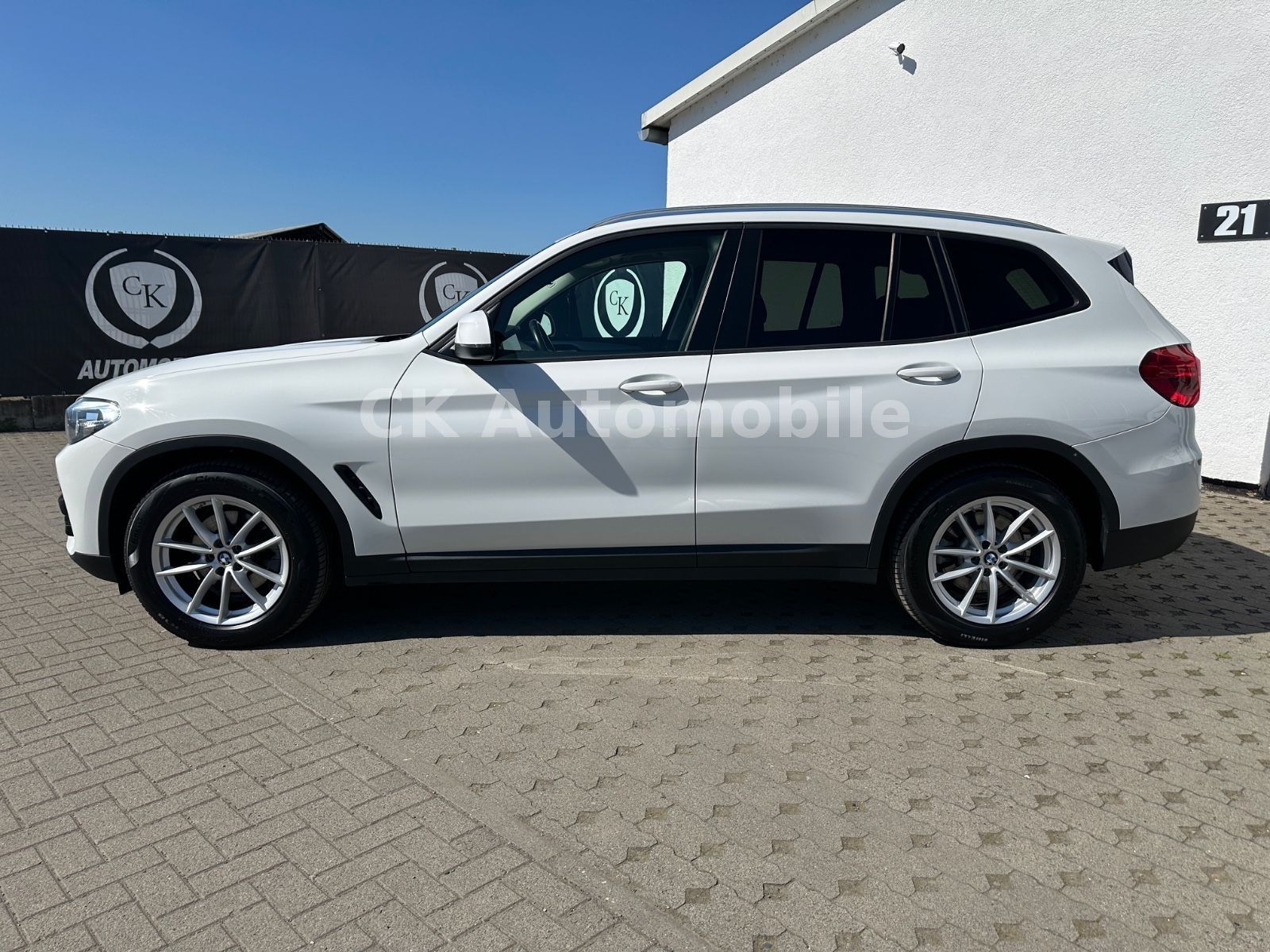 Fahrzeugabbildung BMW X3 xDrive20d Advantage/Navi/Head-Up/Pano/AHK