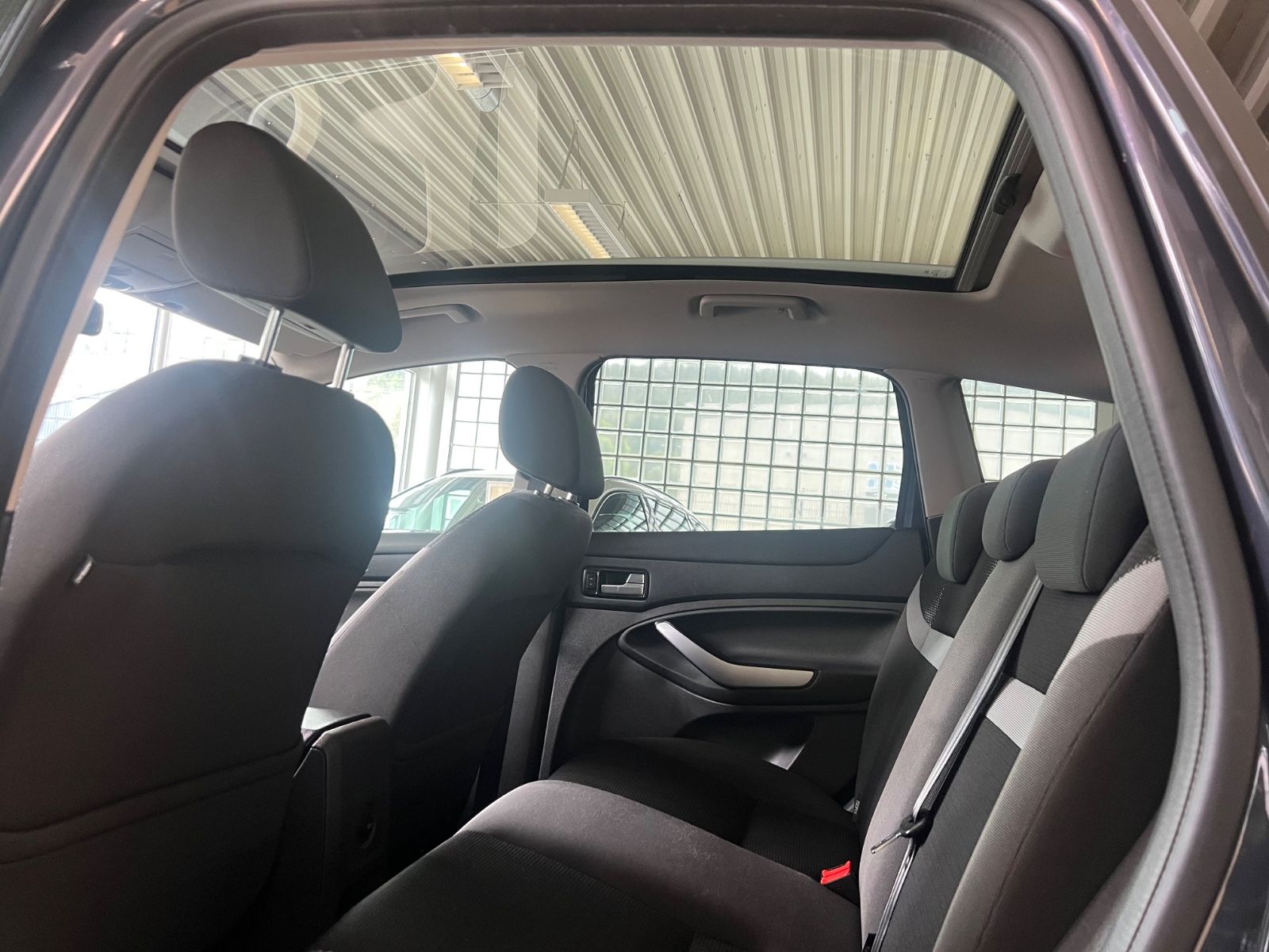 Fahrzeugabbildung Ford Kuga Champions 4x4 Edition *PANO*NAVI*
