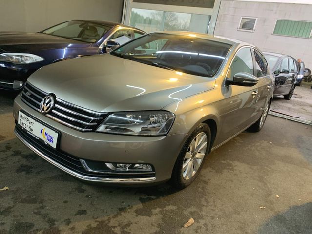 Volkswagen Passat Lim. Comfortline BlueMotion.Zitzh. Navi.