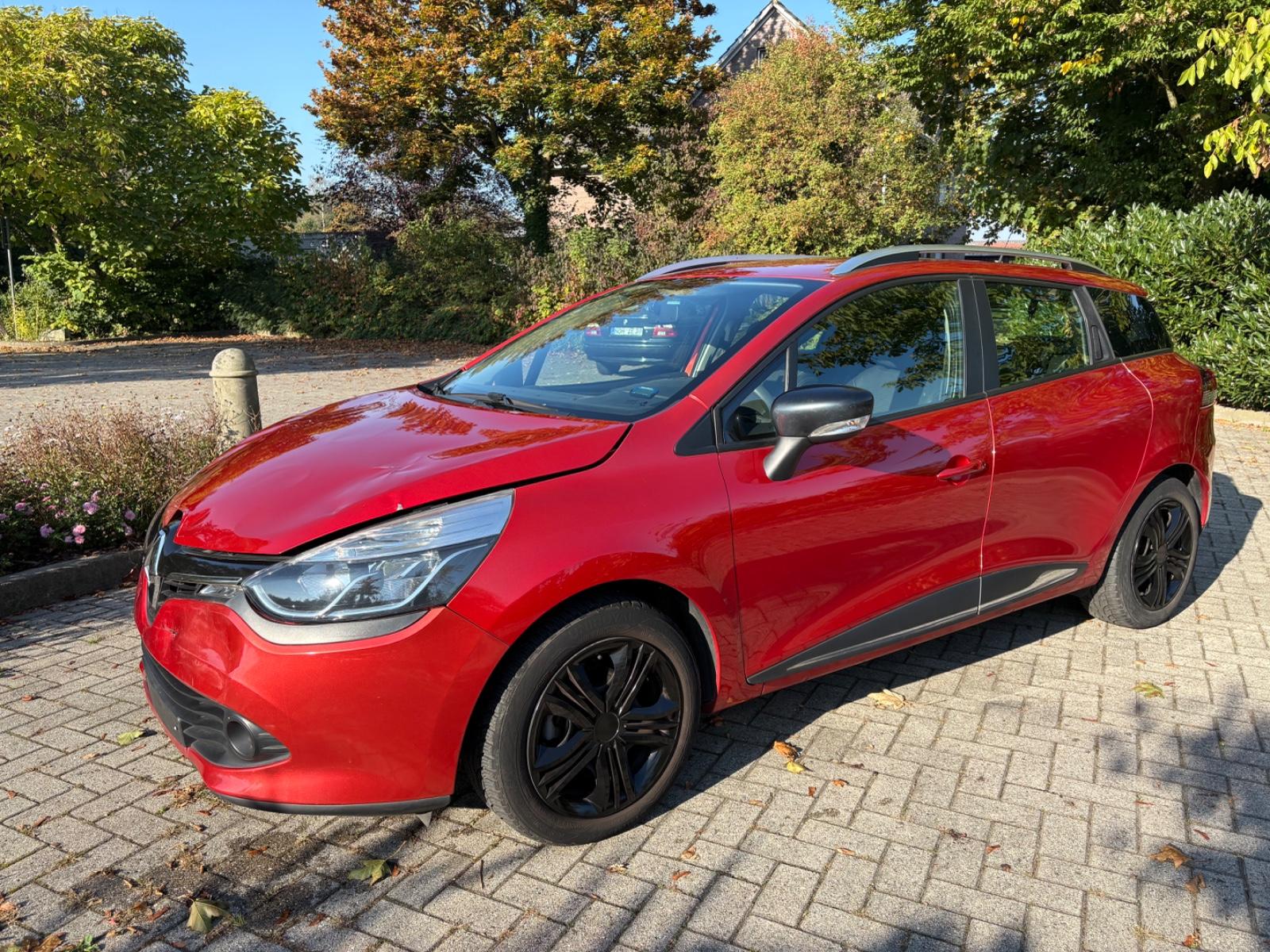 Renault Clio 2015 — rear view