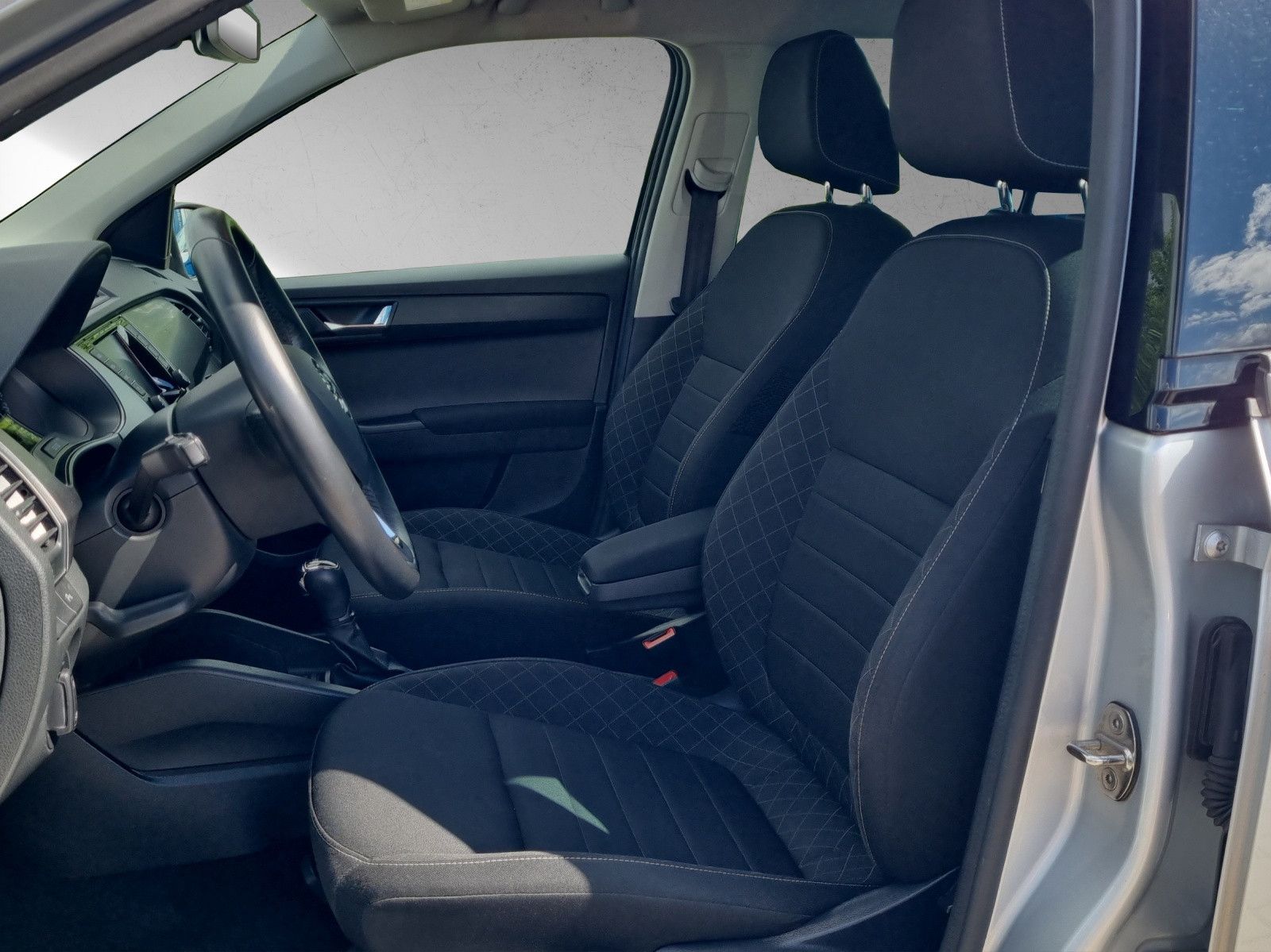 Fahrzeugabbildung SKODA Fabia Combi Style 1,0 TSI DSG GRA PDC