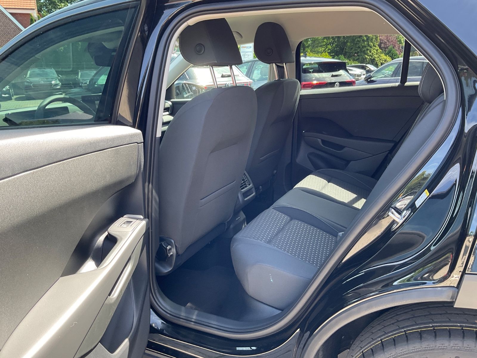Fahrzeugabbildung Volkswagen T-Roc 1.5 eTSI DSG Kamera,AHK,5J Garantie,ACC
