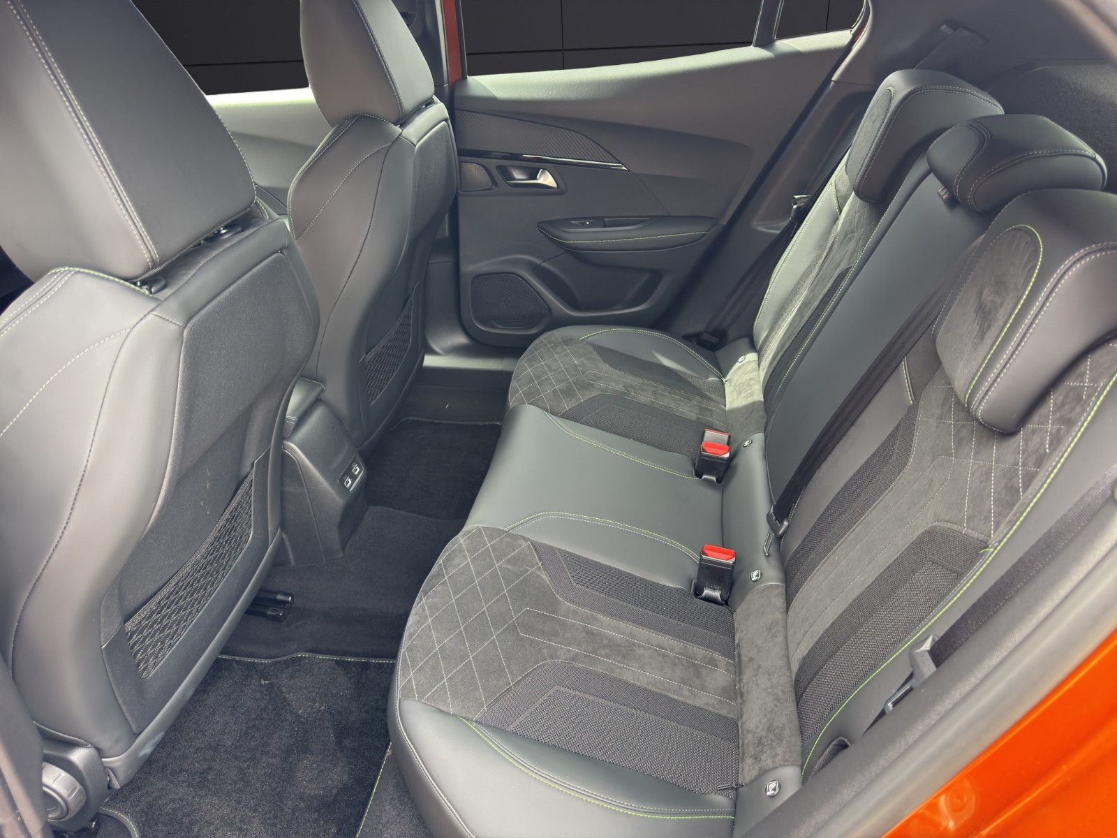 Fahrzeugabbildung Peugeot 2008 GT Pack*180° Cam*ACC*Sportpaket*Keyless