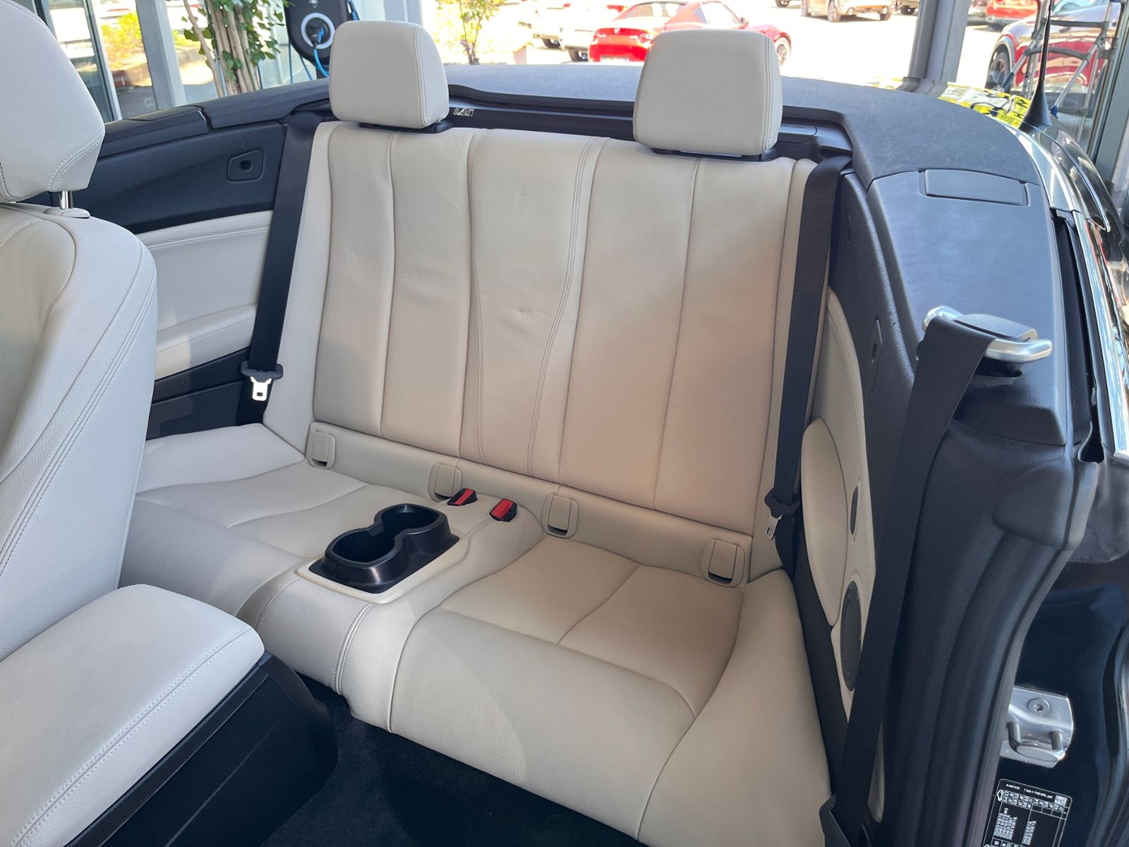 Fahrzeugabbildung BMW 220i Cabrio Sport Line H/K LEDER LED NAV SHZ 18"