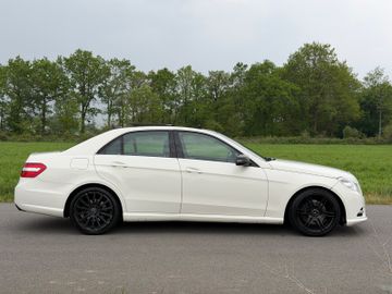 Mercedes E 200 - 4