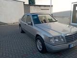 Mercedes-Benz W 124 2.0 l Diesel  - Mercedes-Benz 200: D W124