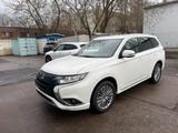 Mitsubishi Outlander PHEV 2021 | 35.000km ... - Mitsubishi Outlander: 3.0