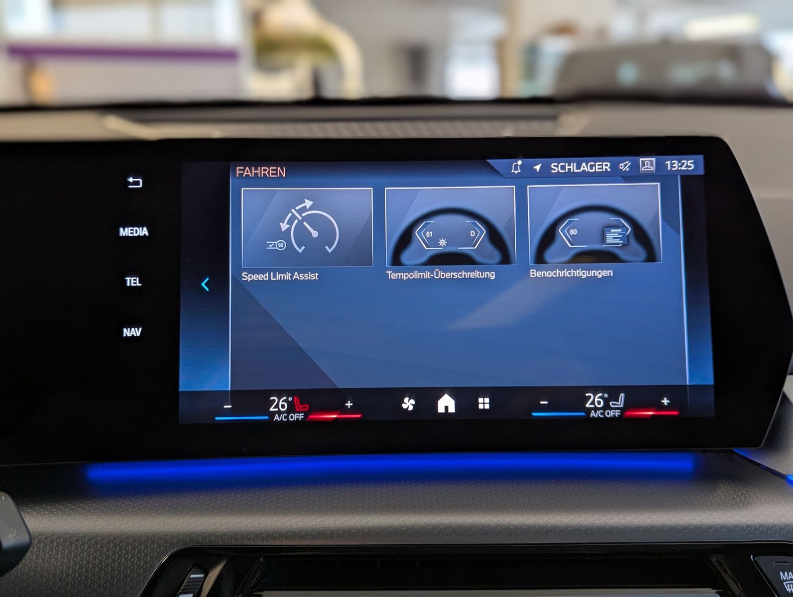 BMW X1 18d sDrive M-Sport Travel-Paket Pano Cam AHK - Image 27