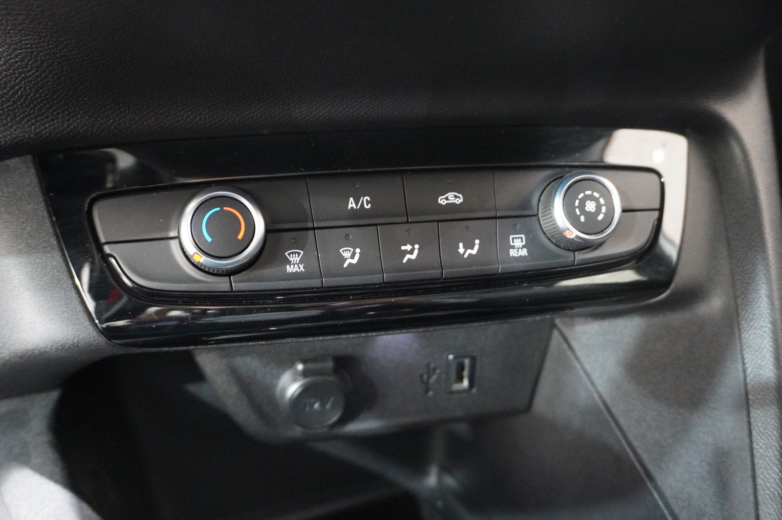 Fahrzeugabbildung Opel Corsa F 1.2 ELEGANCE NAVI/LED/TEMP./SPORT/DAB+