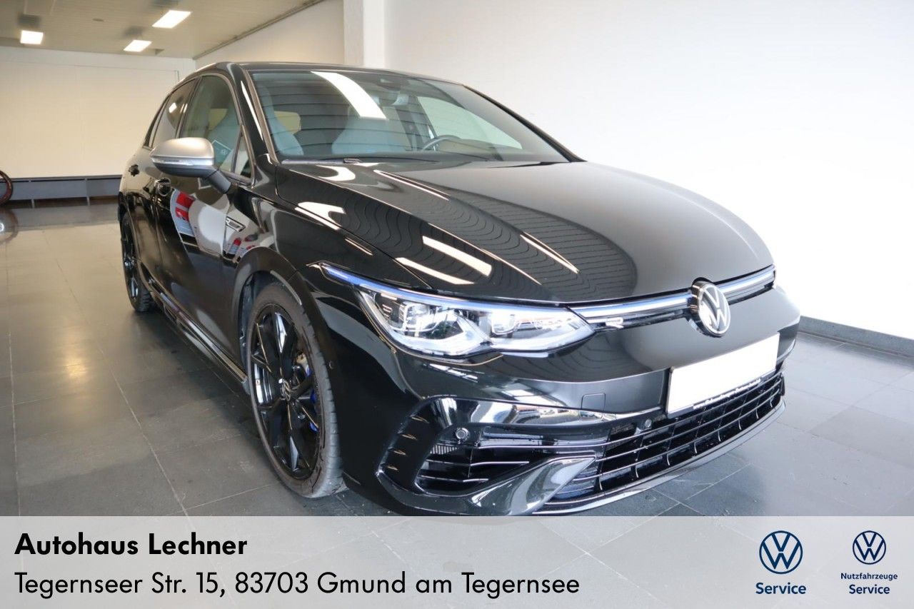 Volkswagen Golf VIII R 2,0 TSI DSG 4Motion LED DCC RearVie foto 1