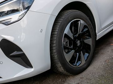 Opel Corsa F e Elegance Kamera Style-Paket LED