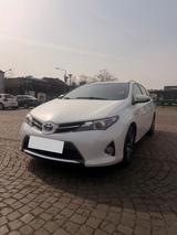 Toyota Auris Hybrid Uber Wegstreckenzähler... - Toyota Auris in Duisburg