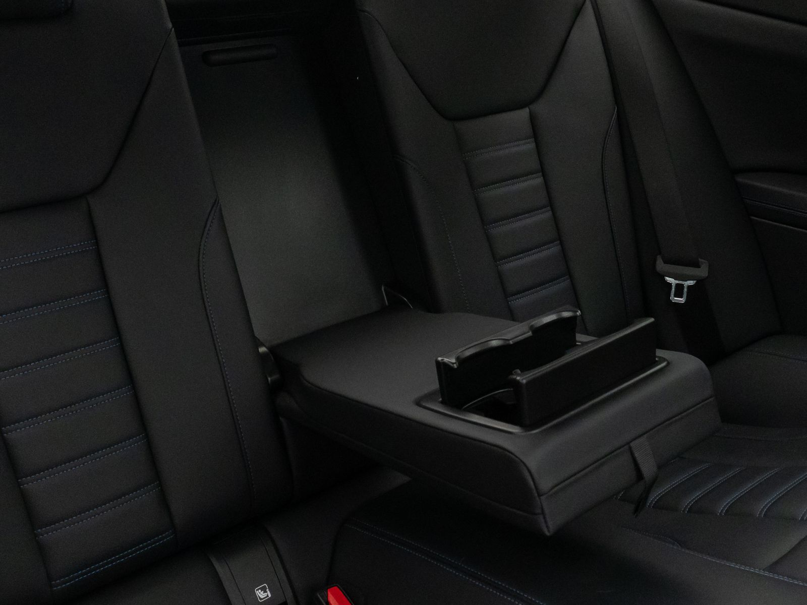 Fahrzeugabbildung BMW M440d xD Coupé 360°Glasdach HUD Laser DAB H/K