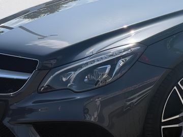 Mercedes E 300 - 2