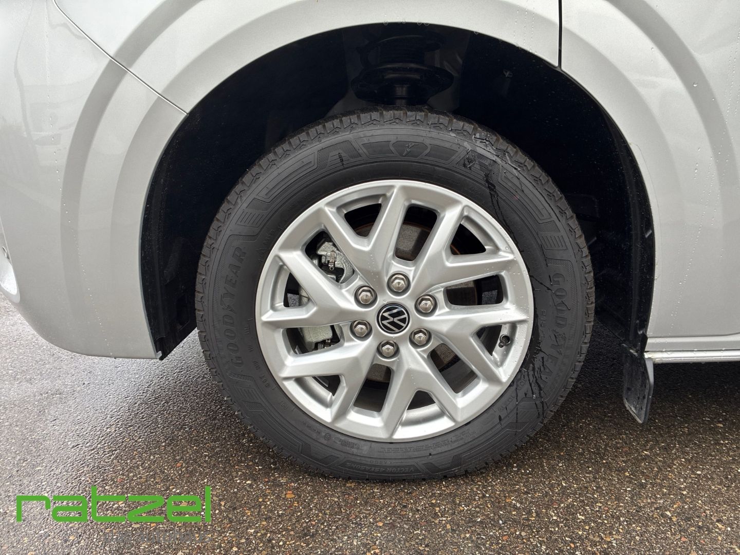 Fahrzeugabbildung Volkswagen T7 Caravelle 160 kW Style KR AHK+Panorama+LED+AC