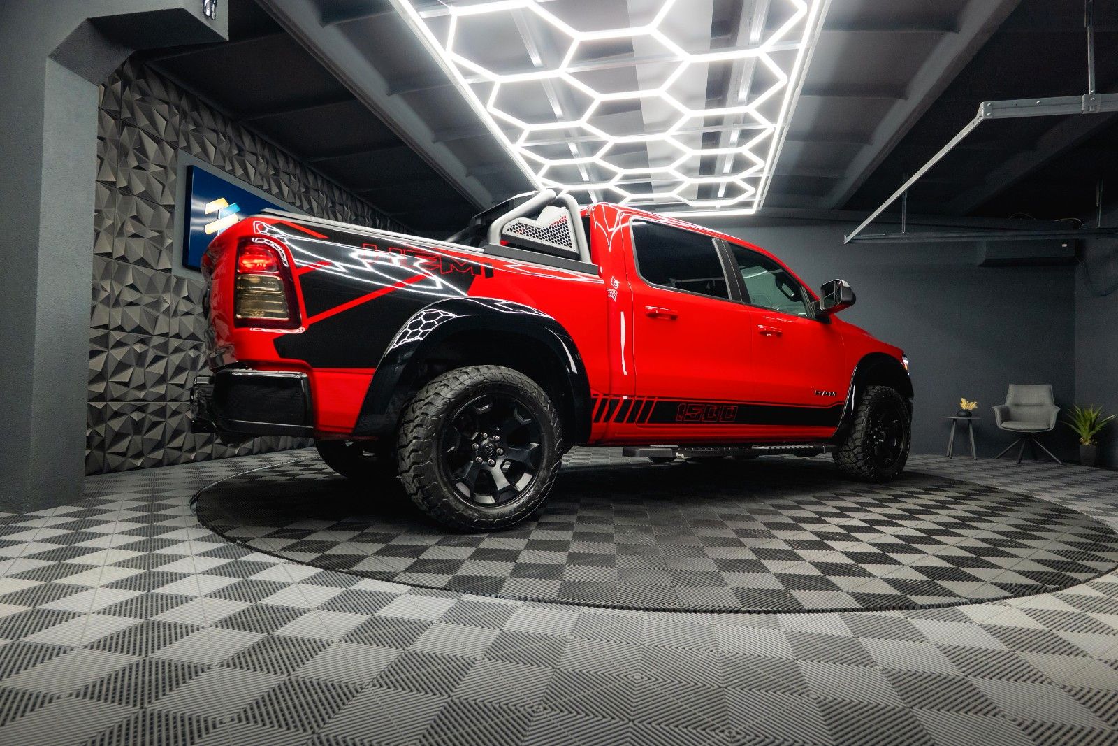 Fahrzeugabbildung Dodge RAM 5.7 V8 HEMI 4x4 RED DEVIL Offroad NightPaket