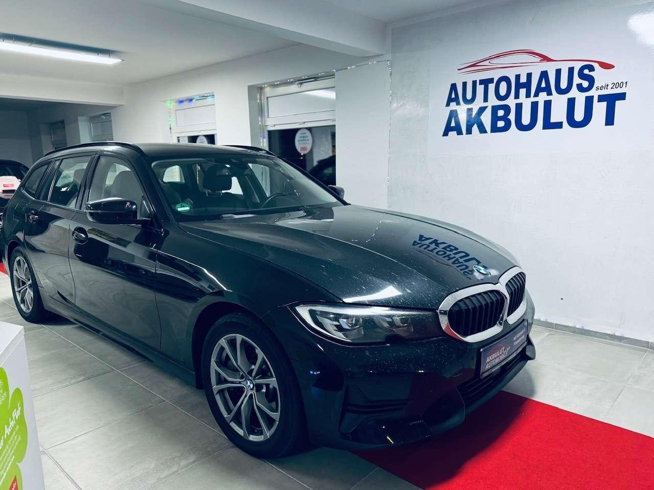 BMW 330 330 d xDrive Sport Line*1.Hand+Finanzierung*