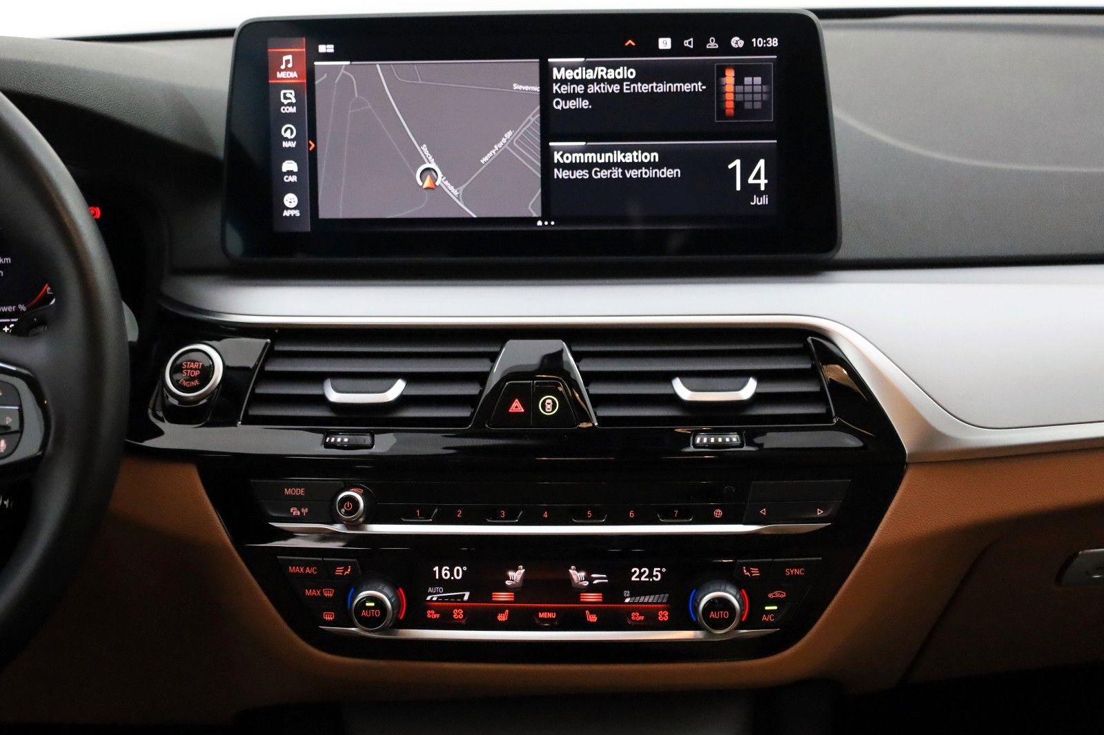 Fahrzeugabbildung BMW 520dA Touring Leder,Navi,LED,SH,PDC,el. AHK,Park