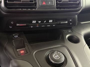 Citroën Berlingo 1.2 EAT8 KAMERA NAVI PANO SITZHZ HEADUP
