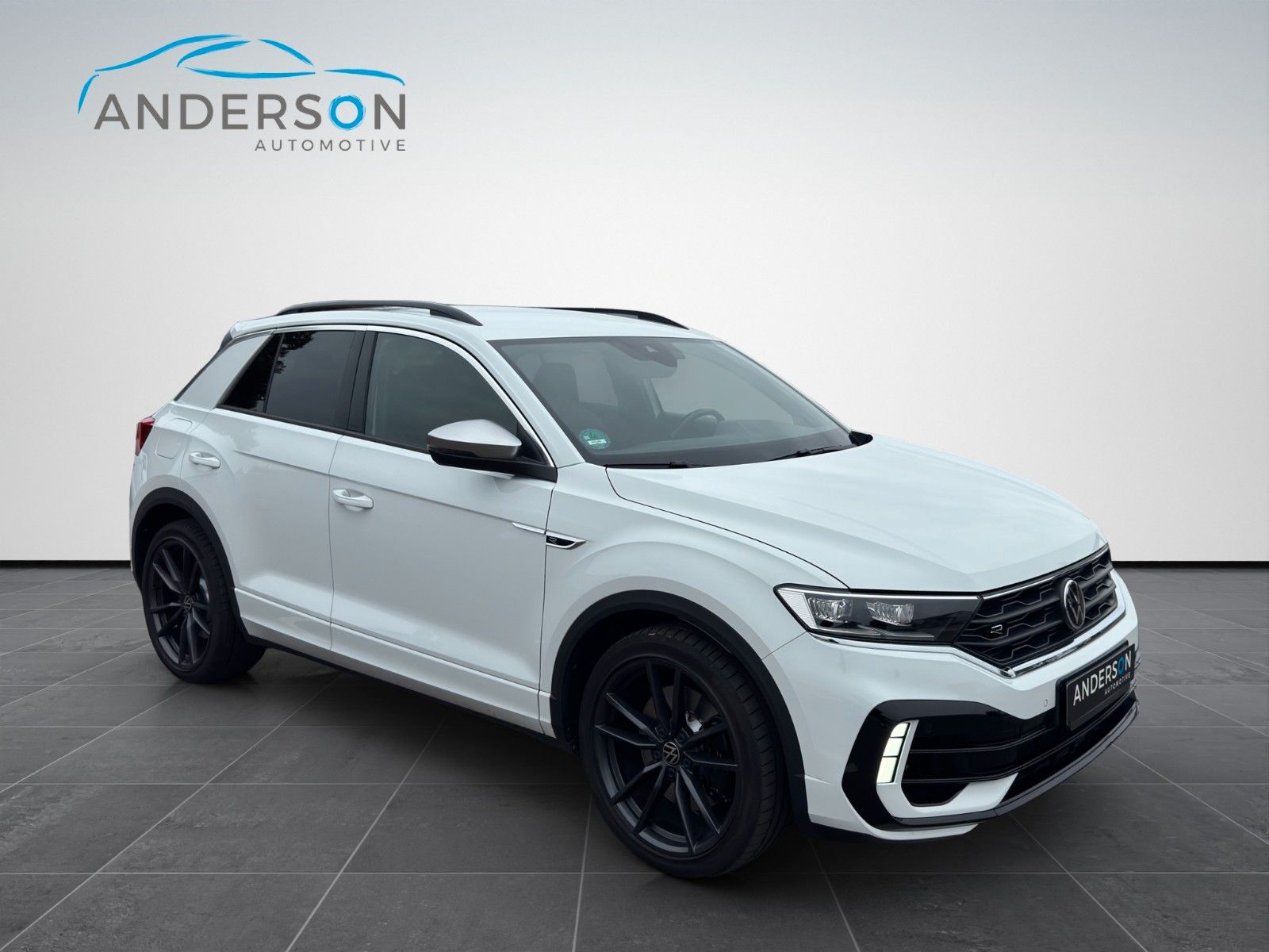 Fahrzeugabbildung Volkswagen T-ROC R 2.0 TSI KAM AHK AKRAPOVIC 19"
