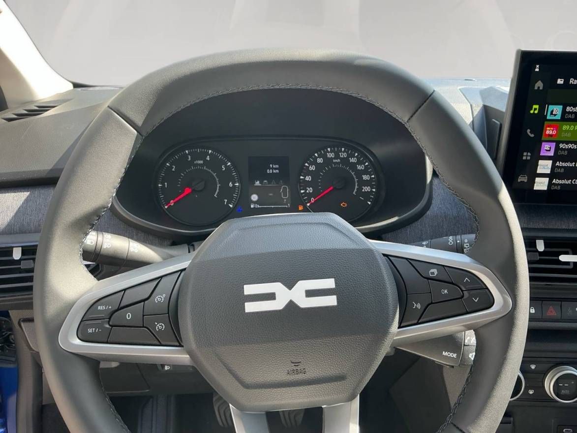 Fahrzeugabbildung Dacia Sandero Expression TCe 100