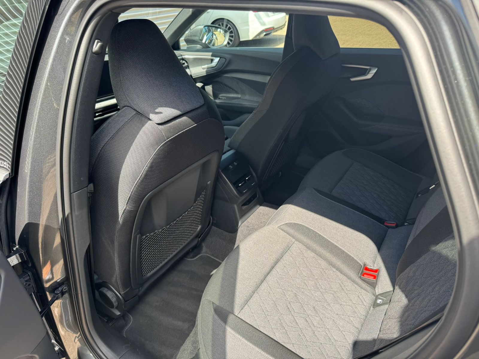 Fahrzeugabbildung Audi A5 Avant TDI 150 kW quattro S-line AHK ACC