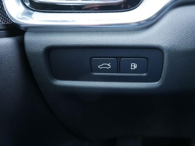 Volvo V60 T8 AWD Plus Dark Plug-In Hybrid ACC LED 360 