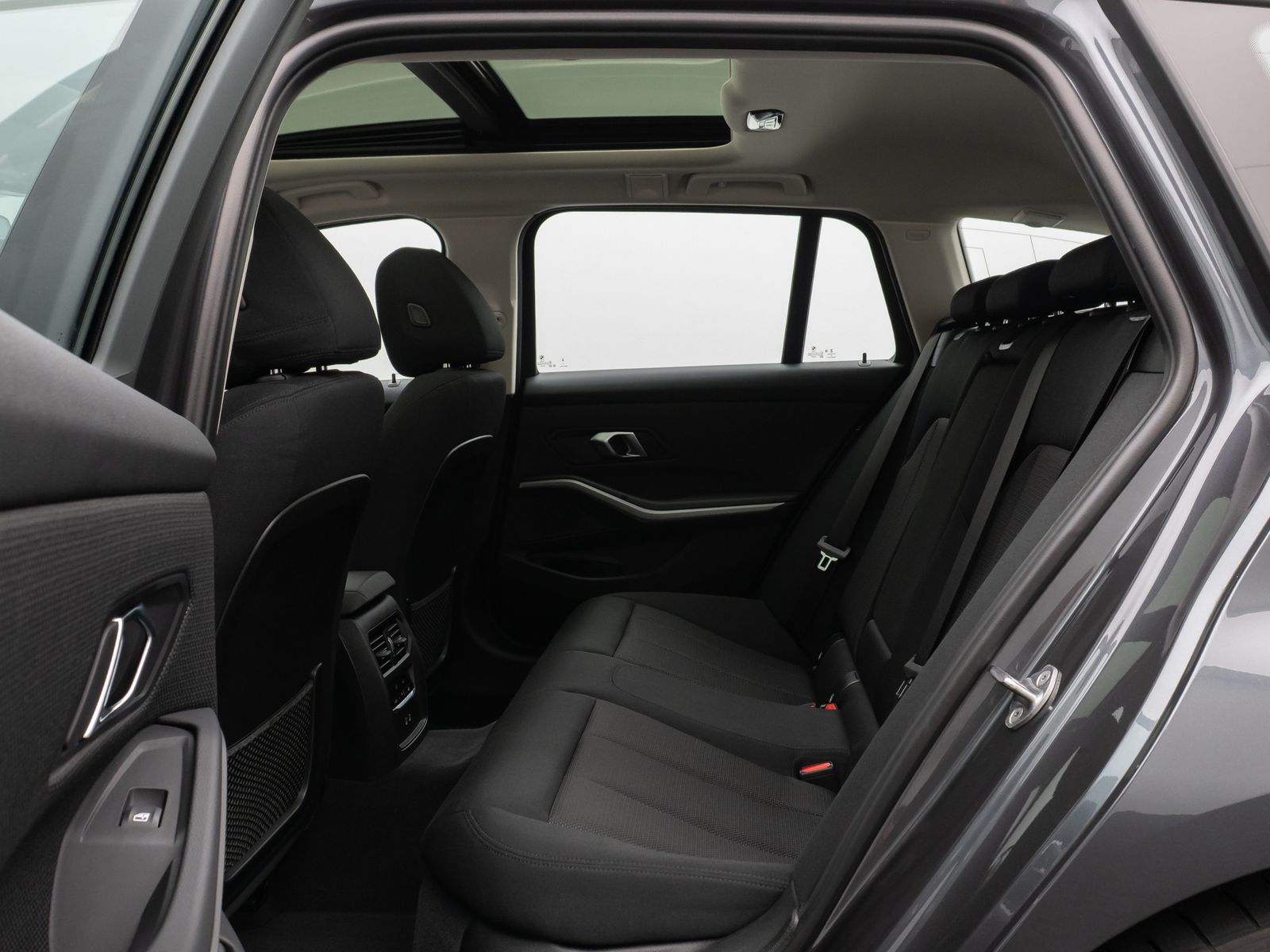 Fahrzeugabbildung BMW 320i Panorama DAB CockPitPr DrivAssist PDC Alarm