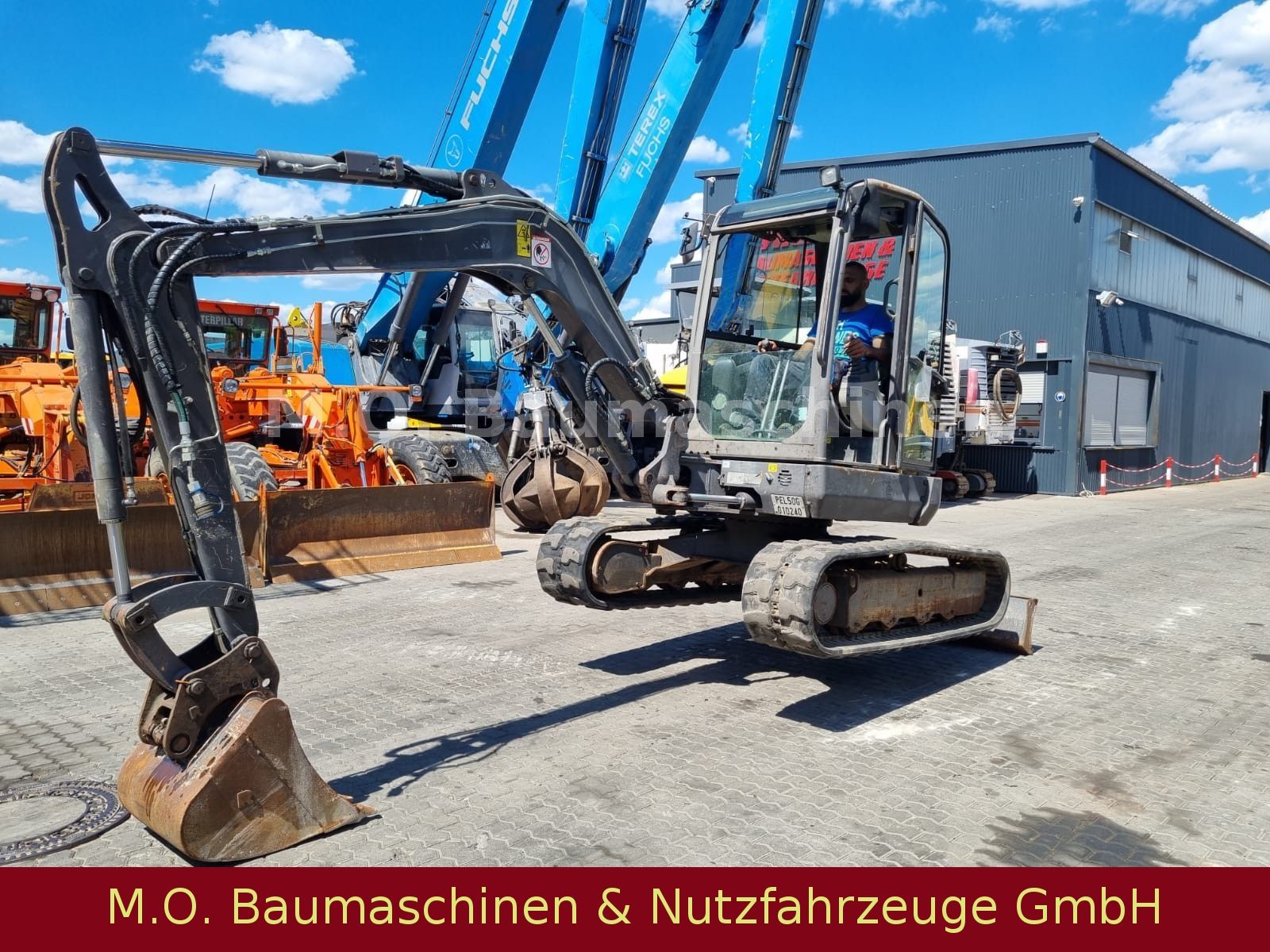 Fahrzeugabbildung Volvo ECR 48C / Hammerleitung
