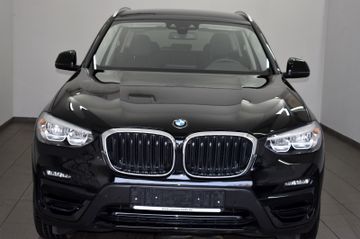 Fahrzeugabbildung BMW X3 xDrive 30e Advantage Navi,LED,DAB,ParkAssist