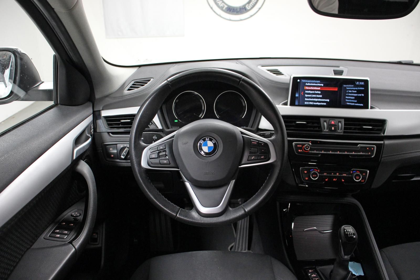 BMW X2 xDrive 18i TEMP NAVI LED SHZ S.HEFT BT 2.HD foto 16