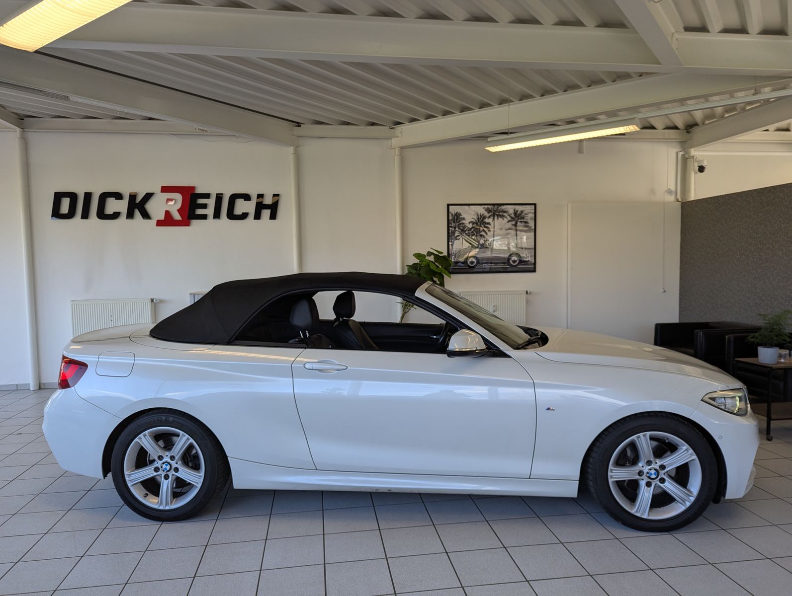 Fahrzeugabbildung BMW 220 d M-Sport-Paket Leder Bi-Xen Navi HiFi