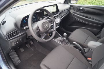 Hyundai i20 1.2 KLIMAAUTOMATIK-ALU16-NAVI-KAMERA-SHZG-