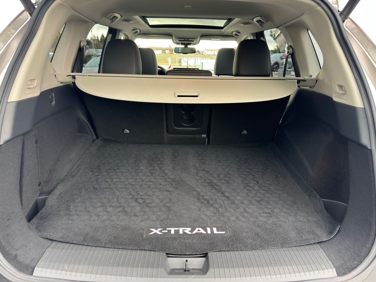 Fahrzeugabbildung Nissan X-Trail 1.5 VC-T e-Power Tekna+ e-4ORCE