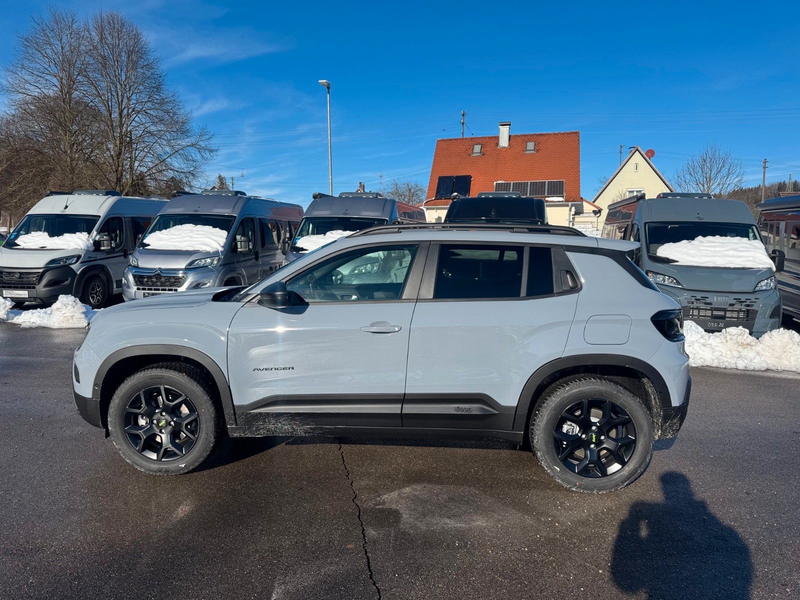 Fahrzeugabbildung Jeep Avenger Sitzheizung LED PDC adap. Tempomat