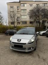 Peugeot 5008 1.6 Platinum HDi FAP 110 EGS6 Platinum - Peugeot 5008: Platinum
